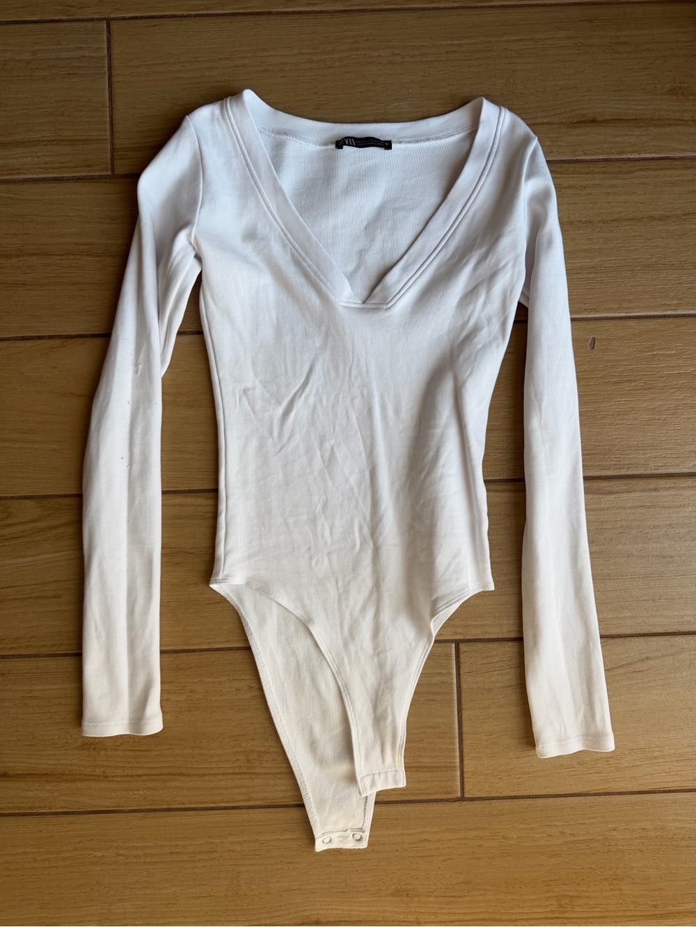 Zara White V-Neck Long Sleeve Bodysuit